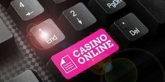 Come Valutiamo i Casinò, i Giochi e Altri Prodotti