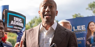 New York Senate Passes Bill Requiring Warnings in Gambling Ads