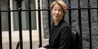 NHS Boss Calls on Lawmakers to Tackle Addiction to Crypto Trading for Gambling