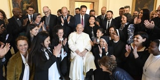 Pope Francis Criticizes Online Gambling Promotion During Economic Speech