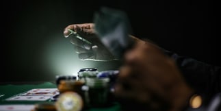 Estate bollente per il gioco illegale: multe, chiusure e indagini globali