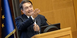 Casinò online vietati ai minori: l’AGCOM impone la verifica dell’età