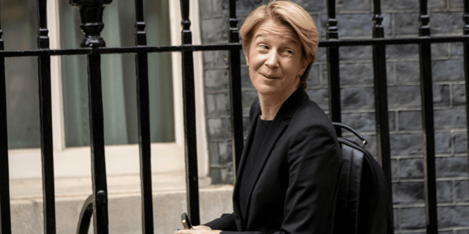 NHS Boss Calls on Lawmakers to Tackle Addiction to Crypto Trading for Gambling