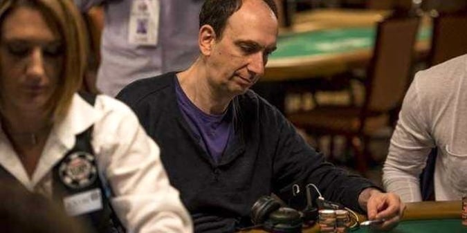 WSOP Main Event Day 1B: Eyeing the Pros Early On