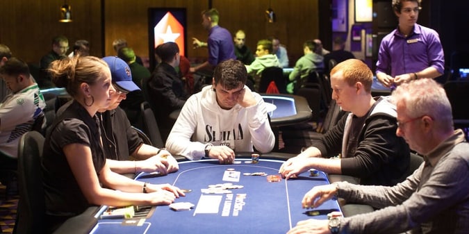 Beginner Poker Advice: What the Pros and Players Say