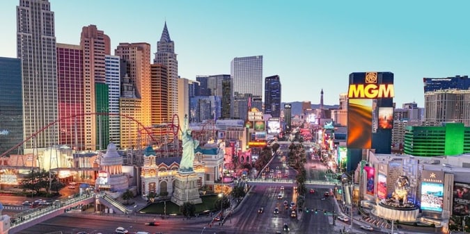 Fewer Visitors, Bigger Bets: Vegas Gaming Revenue Climbs Despite Tourism Slump