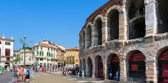 Gioco delle tre campanelle tra i turisti, due denunce a Verona
