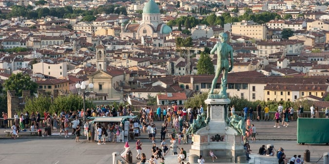Firenze, truffa del gioco delle tre carte: blitz GdF al Piazzale Michelangelo