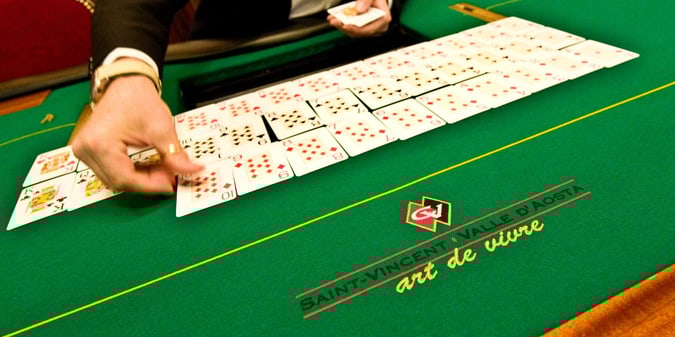 Denaro sporco ripulito ai tavoli: maxi operazione sul Casinò di Saint-Vincent