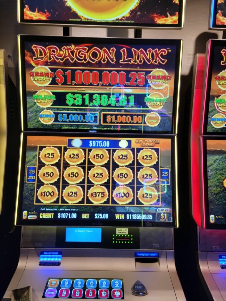 winning Dragon Link slot machine