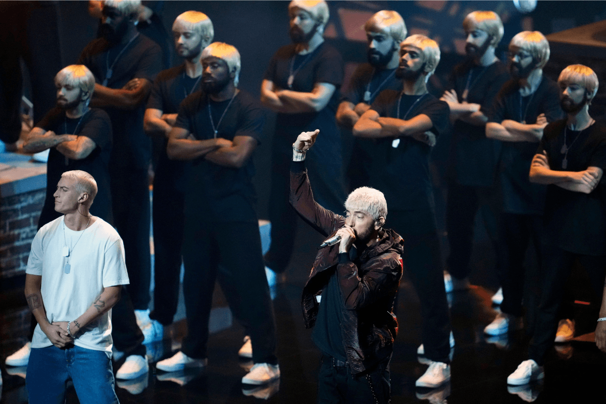 Eminem performs Houdini