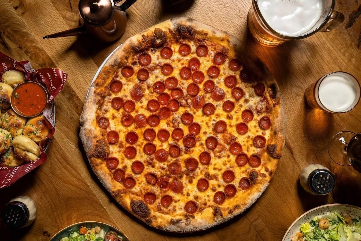 Aria pizza at Moneyline